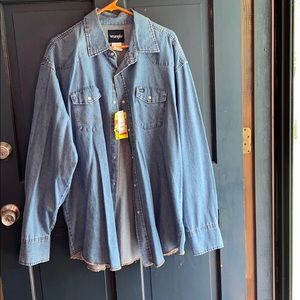 Wrangler button down shirt